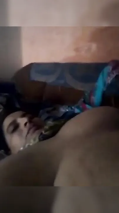 Pretty Desi Bhabhi exposes her bald XXX pussy and enormous knockers