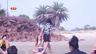 Horny and chubby Desi minx seduces mature guy during XXX reality show