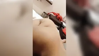 Hungry Desi Bhabhi polishes lover's XXX fuckstick in sexy MMS video