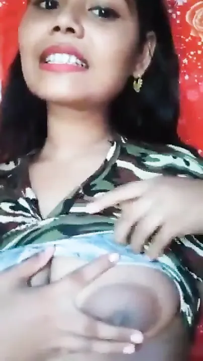 Enchanting Desi girl has XXX surprise for boyfriend that is away