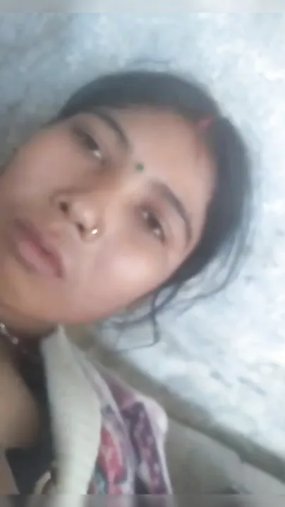 Nymphomaniac of Desi origin needs no furniture to enjoy XXX sesh
