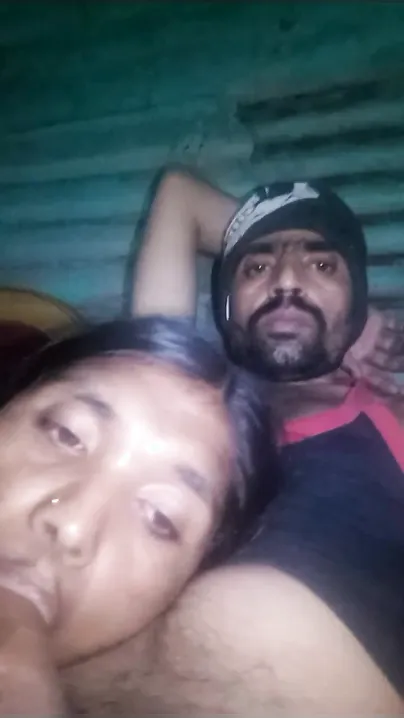 Camera doesn't prevent the Desi whore from cheating XXX blowing