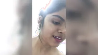 Nice Desi girl with pink lips touches XXX parts in the shower room