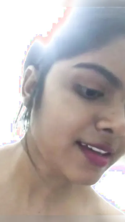 Nice Desi girl with pink lips touches XXX parts in the shower room