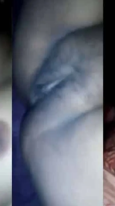 Pretty Desi woman receives pleasure from XXX stick in MMS video