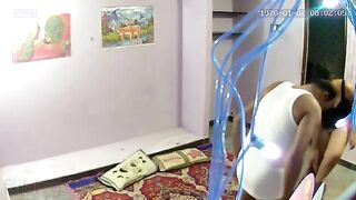 Mustached masseur involves Desi client in sex in hidden cam XXX video