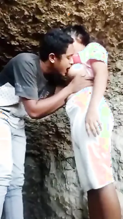 Desi XXX chick sucks boss' fat cock after that he licks her nipples