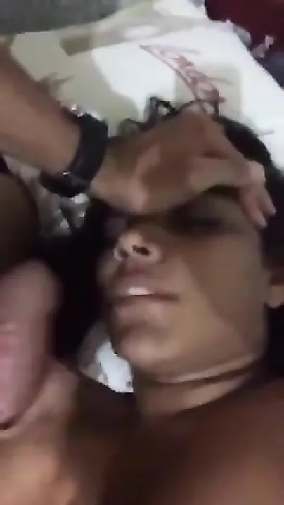 Desi woman has lips smeared with sperm by her XXX lover close-up MMS