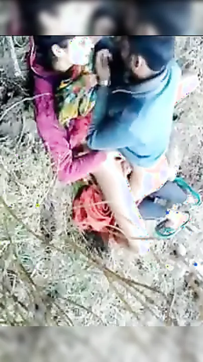 Scandal MMS video of Desi wench taking man's XXX pecker outdoors