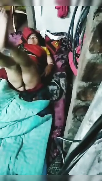 Village desi XXX girl’s pussy captured on cam secretly