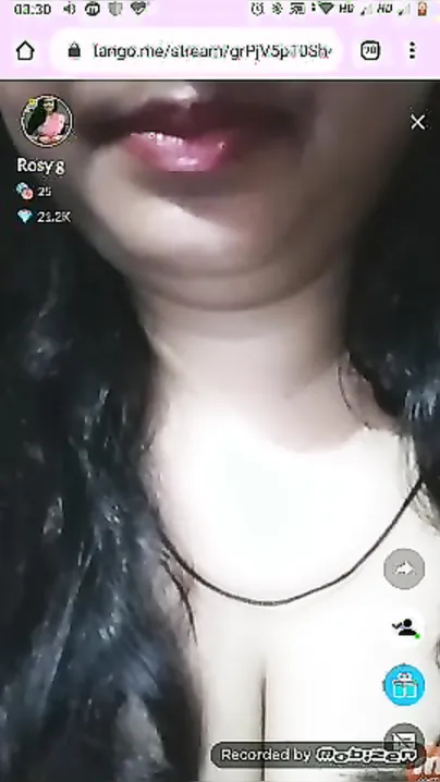 Naughty Indian XXX girl dildoing her fat pussy in live cam