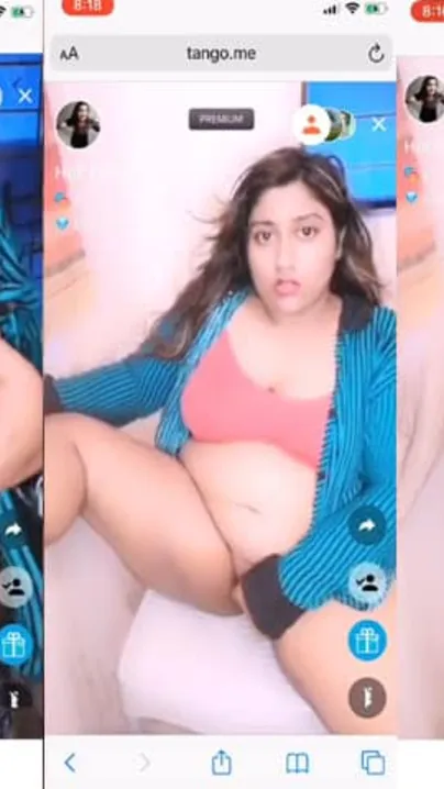 Chubby Desi model poses for webcam XXX show and teases her cunt