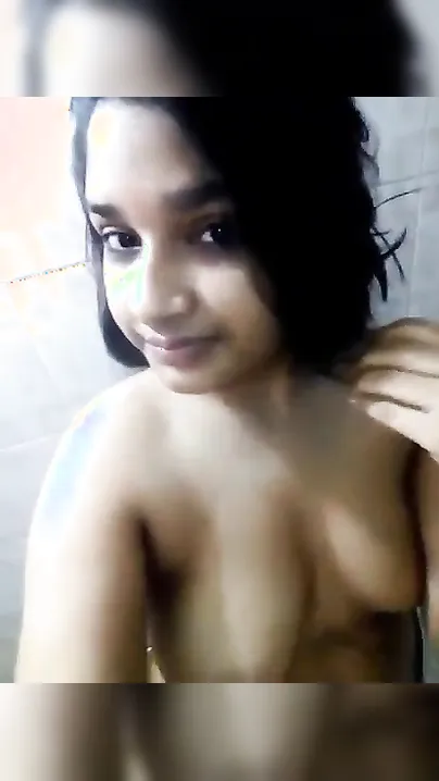 Teen Desi belle demonstrates her big sexy tits for live XXX show
