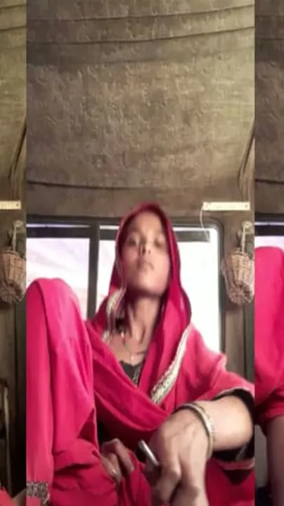 Naughty Desi slut from the village sticks veggies into XXX twat
