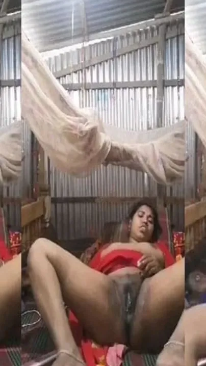 Big-assed Desi whore spreads legs to rub her twat for XXX video
