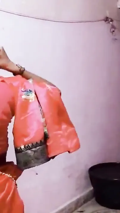 Desi male fucks his wife's slippery XXX vagina in standing doggy