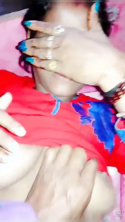 Curvy bhabhi willingly takes XXX dick into her Desi twat in MMS clip