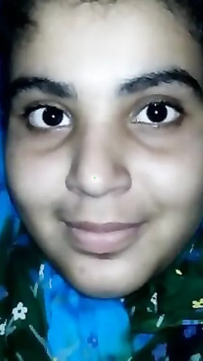 Slender Desi girl shakes her big XXX boobs and exposes hairy bush