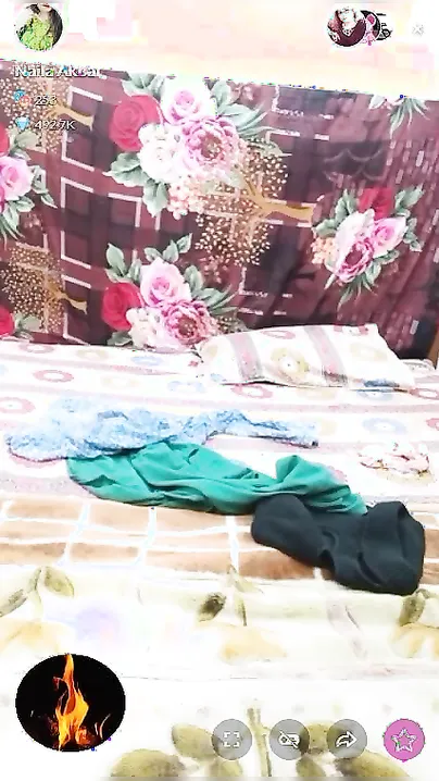 Private XXX show of Desi whore revealing her big tits and pussy