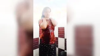 College chick strips and plays with her Desi slit in shower XXX clip