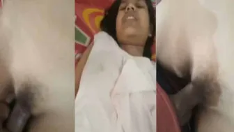 Dude records MMS vid of him drilling Desi chick's cunt with XXX cock