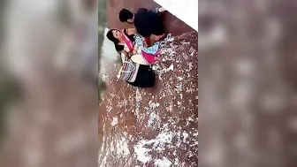 Kinky lover fingers mature Desi pussy in voyeur's outdoor XXX clip