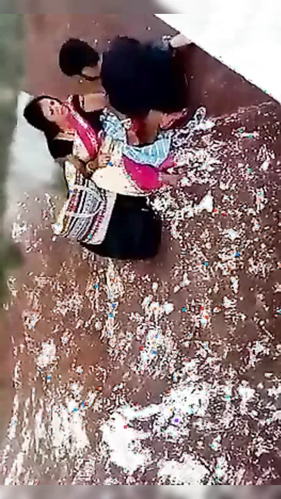 Kinky lover fingers mature Desi pussy in voyeur's outdoor XXX clip