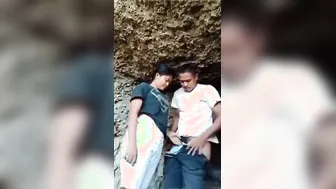 Dude takes his young Desi slut to the mountains to enjoy XXX blowjob