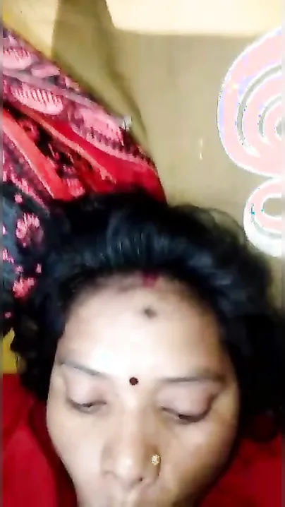 Voluptuous Desi wife shows her blowjob XXX skills to hubby's friend