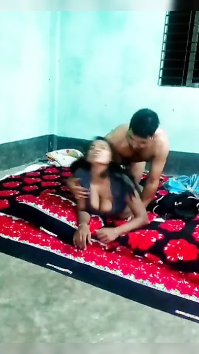 Desi hottie sucks partner's cock and fucks in homemade XXX video