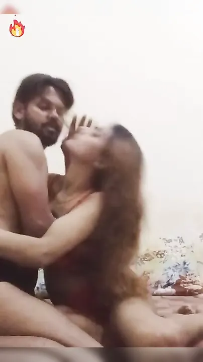 Desi male copulating with his dazzling Desi XXX wife for MMS movie