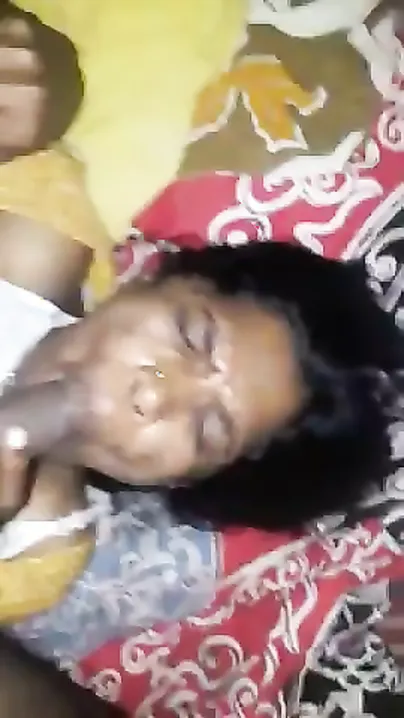 Elderly Desi maid pleases the house-owner with amateur XXX blowjob