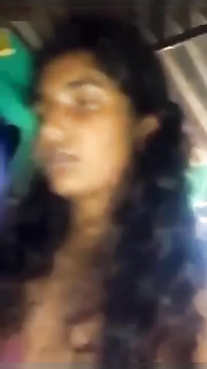 Nasty Desi XXX slut gets her small boobs licked by her neighbour MMS