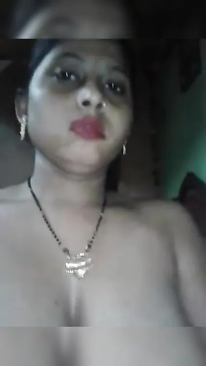 Mature Desi village housewife showing her XXX fat shaved pussy