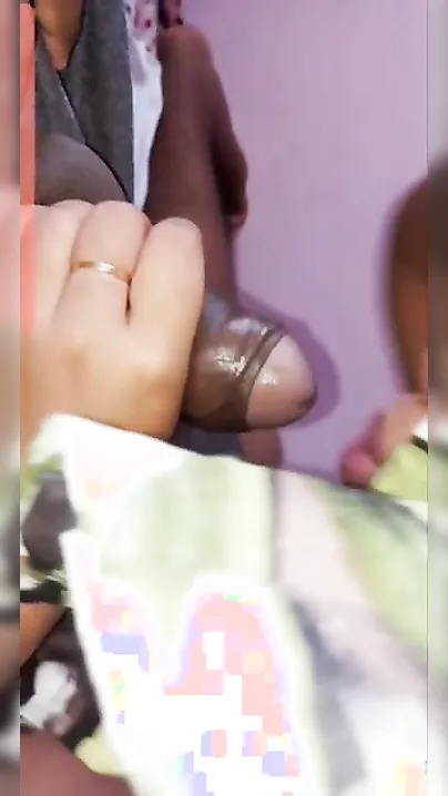 Busty Indian XXX girl gives deep blowjob to her neighbour MMS