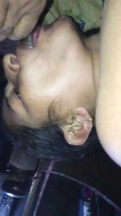 Mature Desi XXX wife sucking her young neighbour’s dick MMS