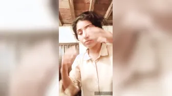 Busty Indian XXX aunty shows her beautiful boobs on cam