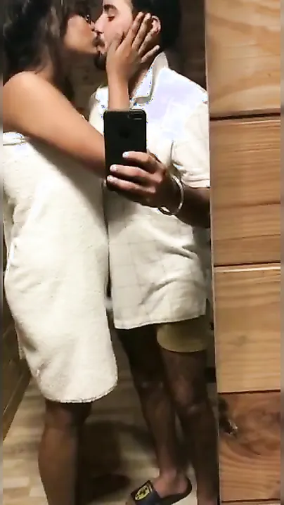 Hot XXX Indian couple takes hot video of their sex on camera MMS