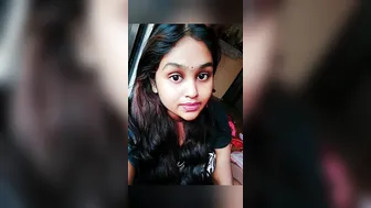 Big-boobed Desi XXX girl fingering her black big pussy on cam