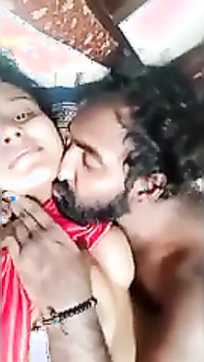 Indian XXX girl enjoying boob sucking and pussy licking MMS