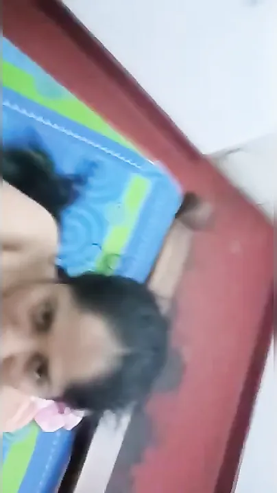 Chubby Indian babe gets her nasty XXX pussy fucked MMS video
