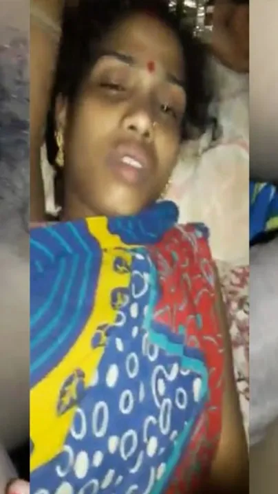 Skinny Desi XXX babe gets her nasty pussy hard fucked MMS