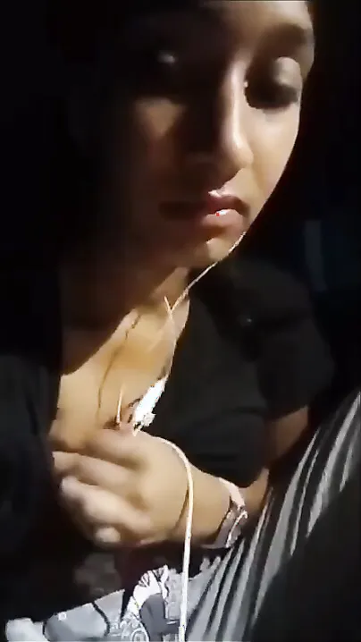 Indian XXX girl showing her sweet boobs to her lover