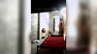 House owner fucks Desi babe and takes XXX video on hidden cam MMS