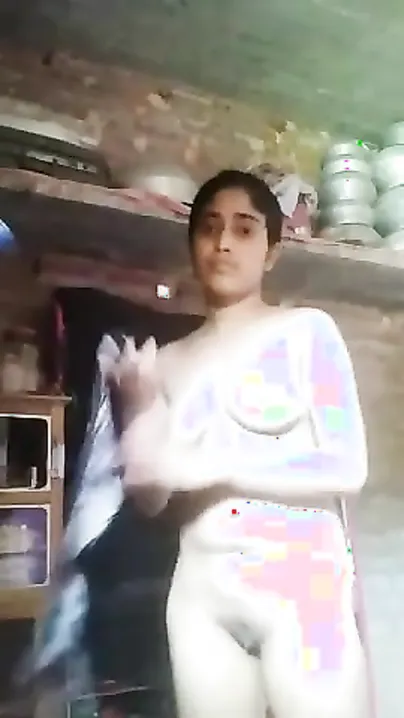 Village Desi girl undresses and shows her nice boobs and pussy XXX