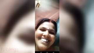Village desi XXX girl showing her fat pussy on live cam