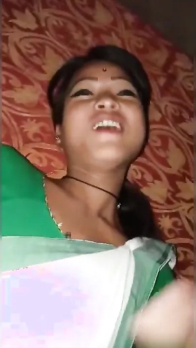 Beautiful desi XXX babe gets her pussy hard fucked by her neighbour MMS