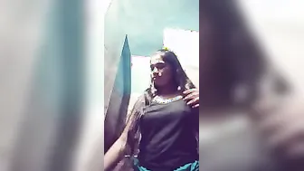 Desi XXX sexy girl showing her huge boobs and hairy pussy