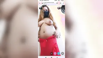 Sexy XXX webcam Desi model with the mask shows off her saggy boobs