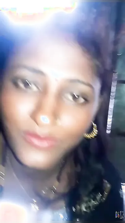 Village Desi XXX girl shows off pussy and gives sexual pleasure on cam